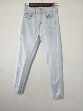Light Wash High-Rise Women’s Jeans Size- 25P